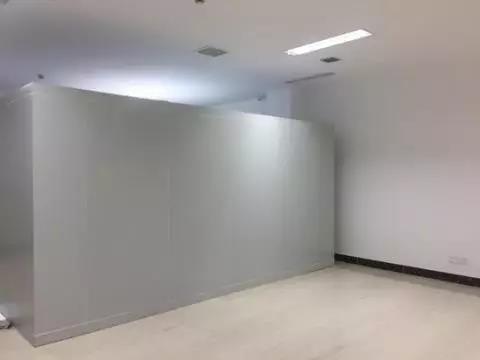 圖為疾控中心醫(yī)藥冷庫內(nèi)部實(shí)拍